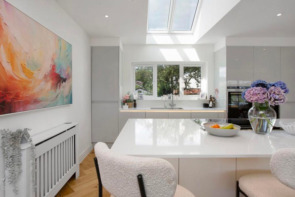 House in Torquay - More