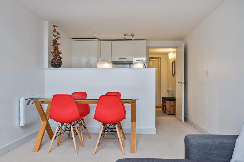 Apartment in Swindon - View 4