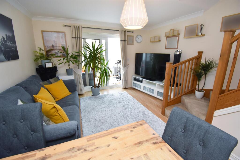 House in Oakley Vale, North Northamptonshire - View 3