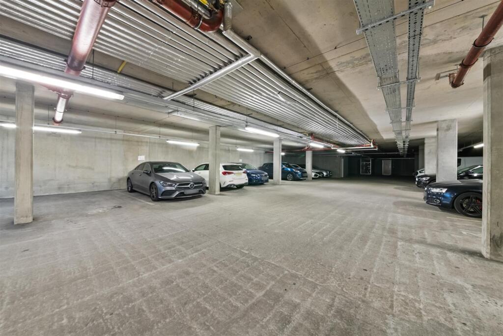 Apartment in London - More