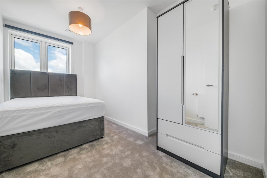 Apartment in London - More