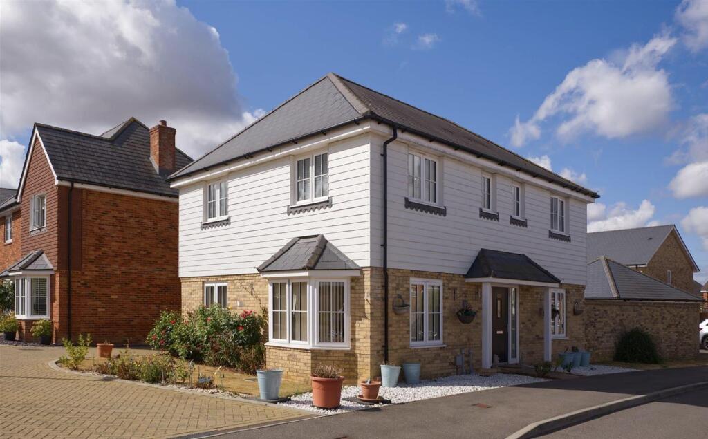 Main image of property: Caffyn Place, Horsham