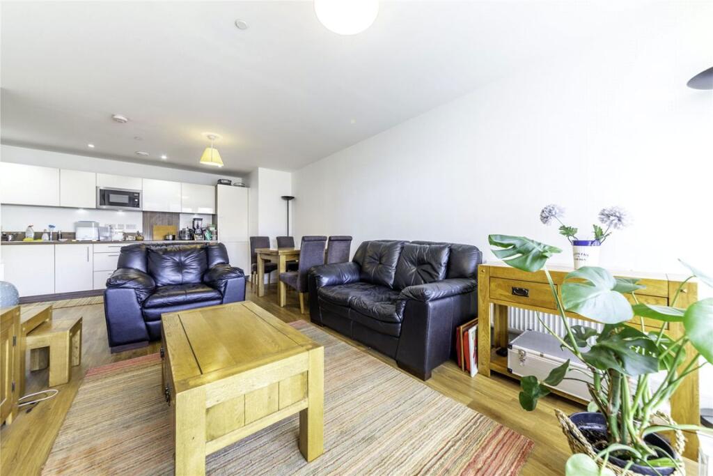 Apartment in London - More