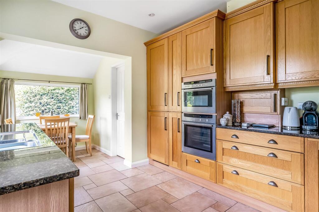 Snatts Hill, Oxted photo 4