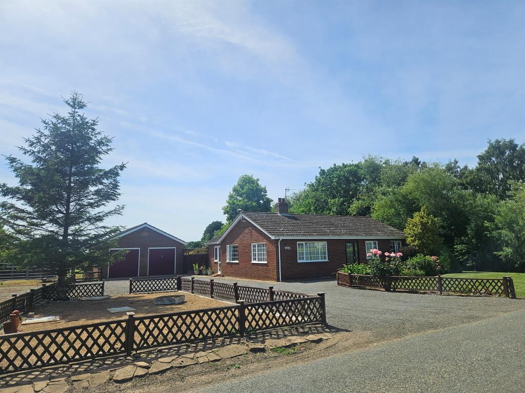 Main image of property: Tydd Low Road, Long Sutton, Spalding