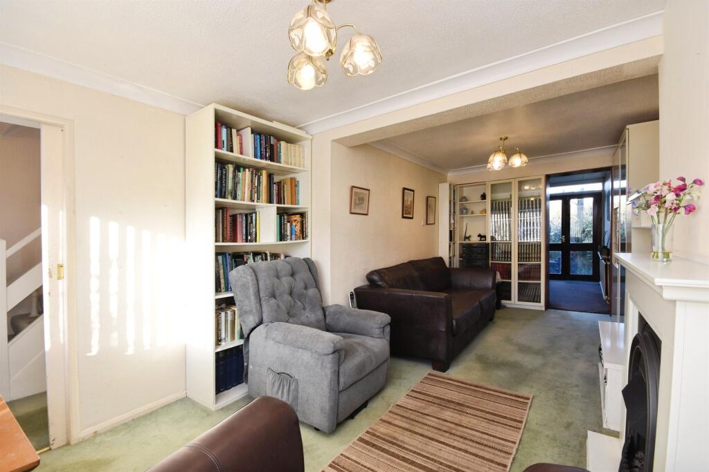 Gloucester Avenue, Moulsham Lodge, Chelmsford photo 2