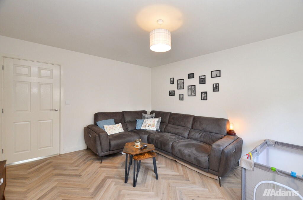 St.Neots Place, Sandymoor photo 3