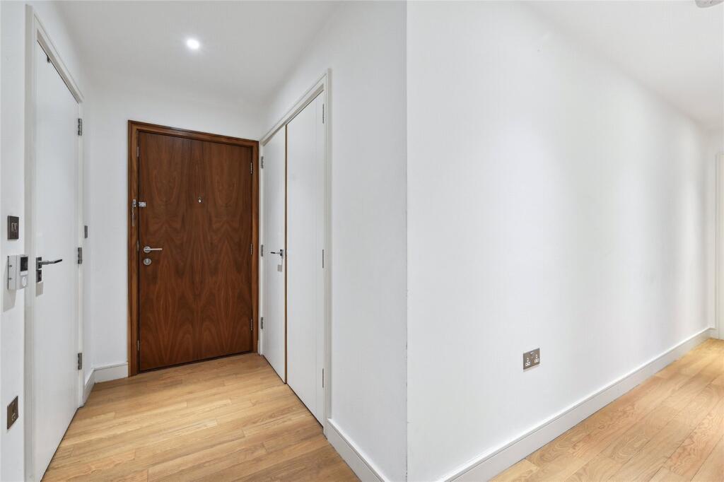 Apartment in London - View 5