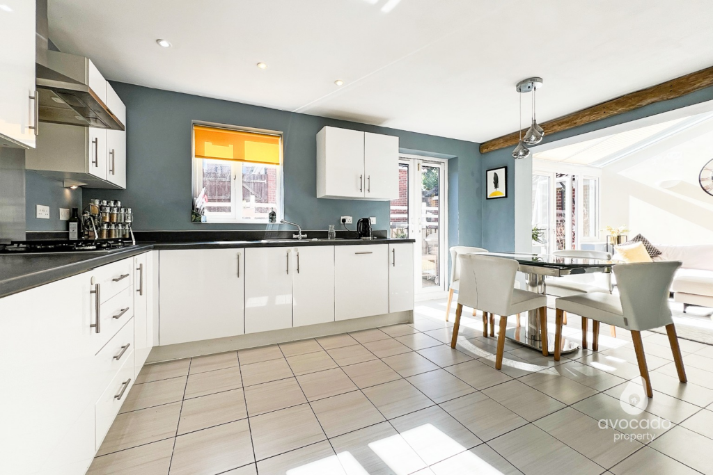 House in Binfield, Bracknell Forest - View 3