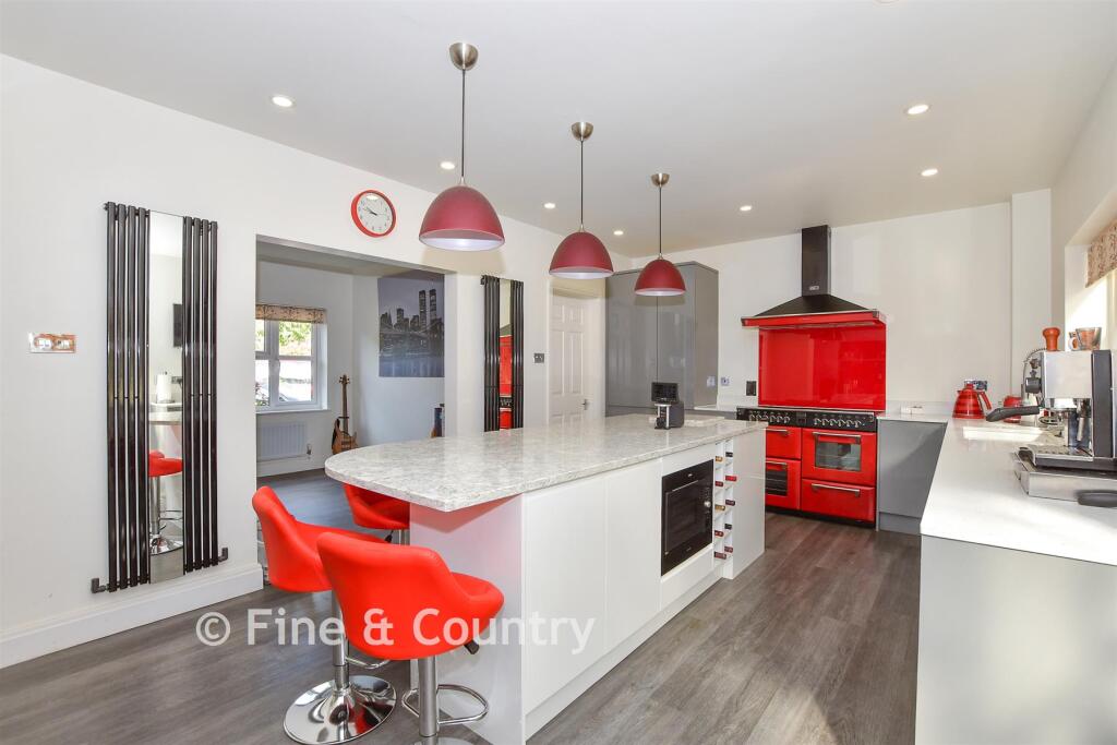 House in Tonbridge - More