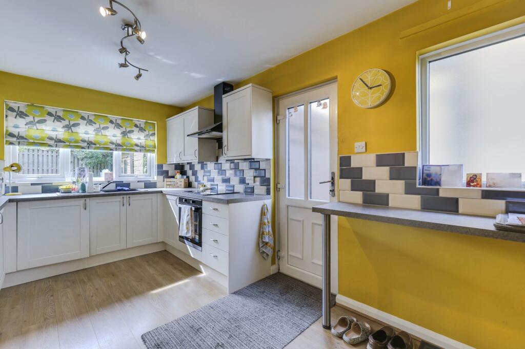 House in Bradford, West Yorkshire - View 4