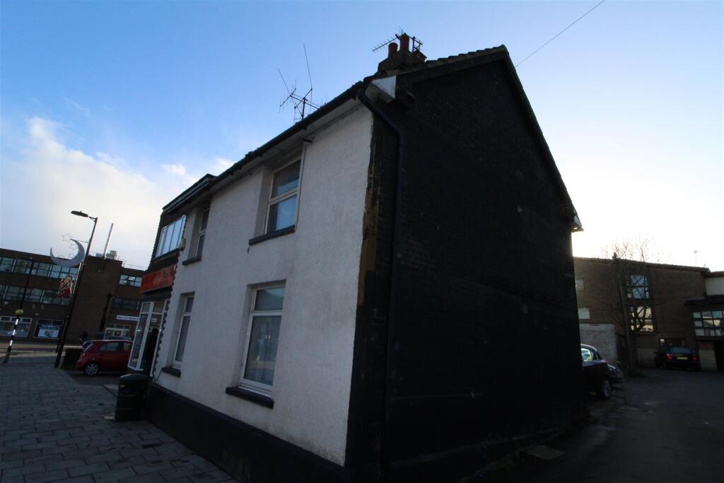 Main image of property: 4 Bedford Road, Houghton Regis, Dunstable