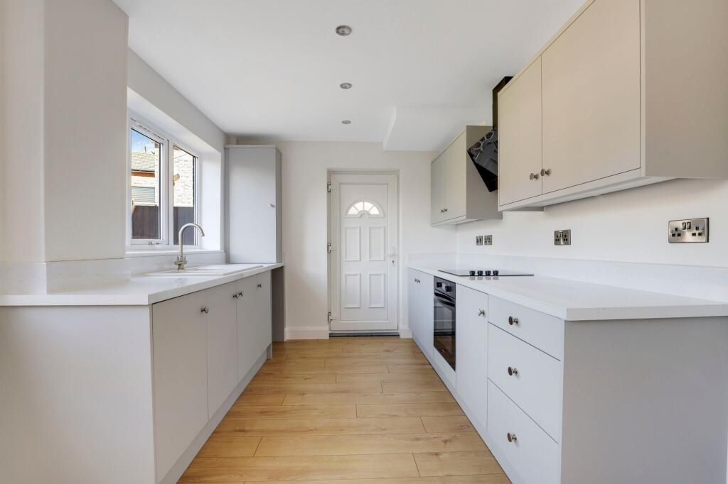 Annesley Road, Hucknall, NG15 photo 2
