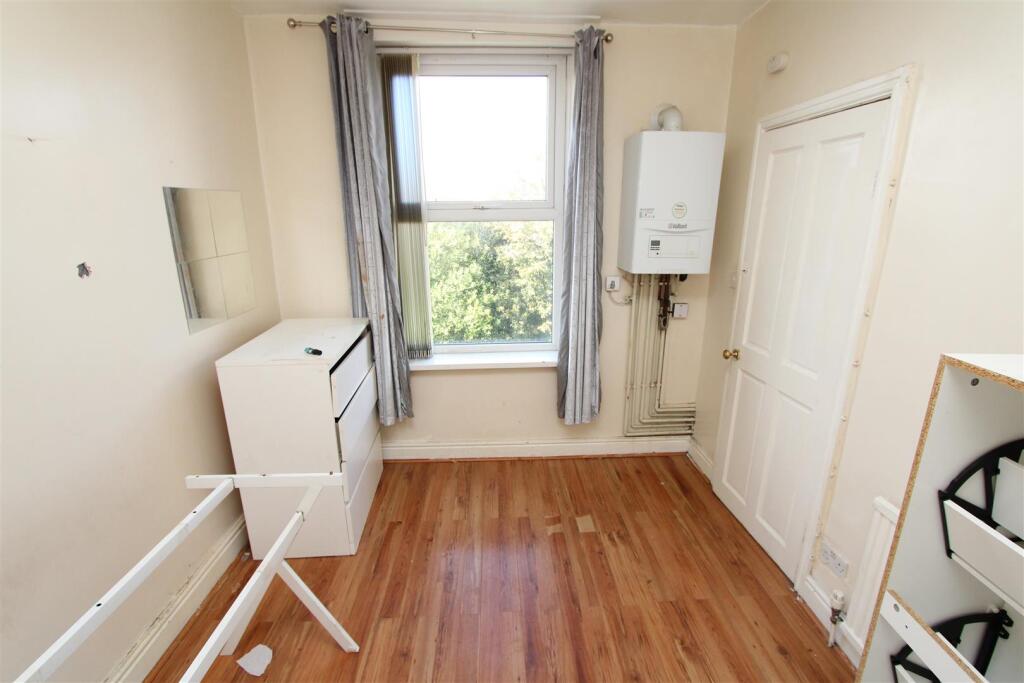 House in Bradford - View 4