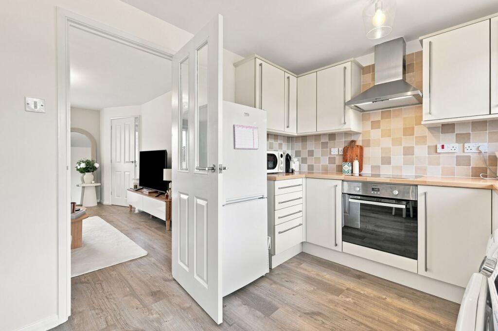 House in East Suffolk, Grange Farm, Kesgrave - View 4