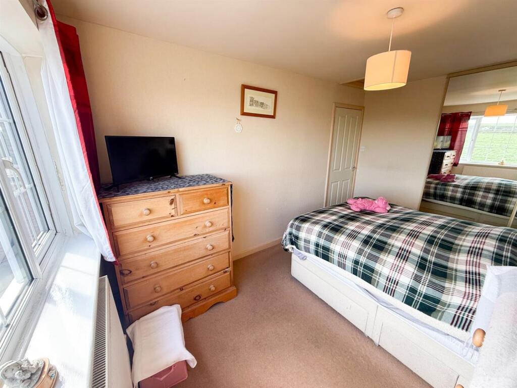 Additional image 11 of Lane Ends Lane, Cowling