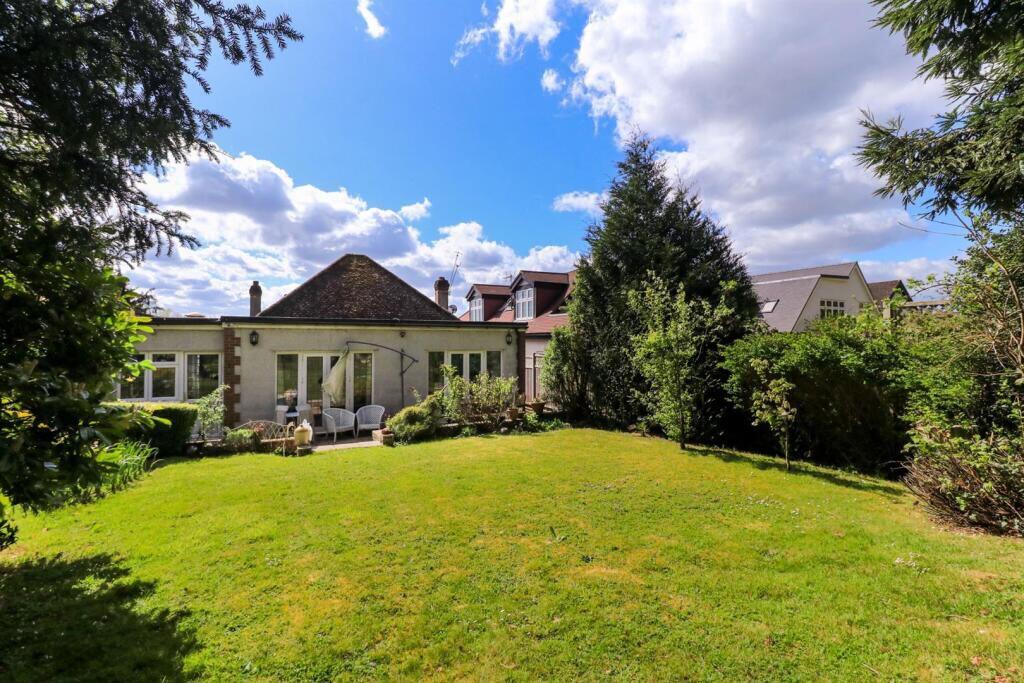 Additional image 22 of Georges Wood Road, Brookmans Park 