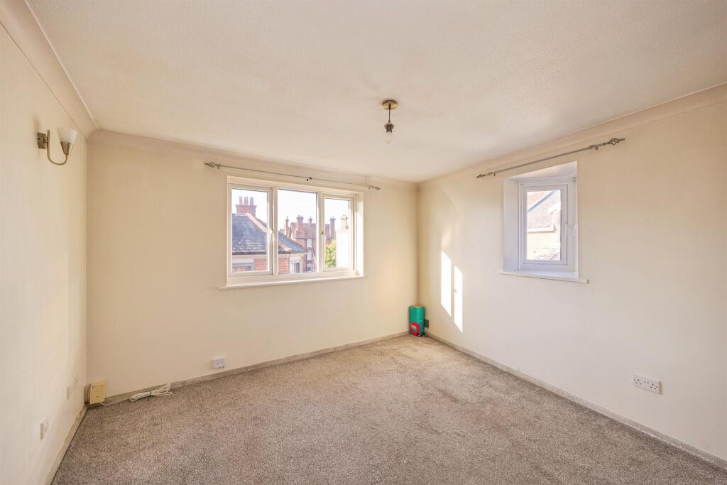 Apartment in Portsmouth, Southsea - More