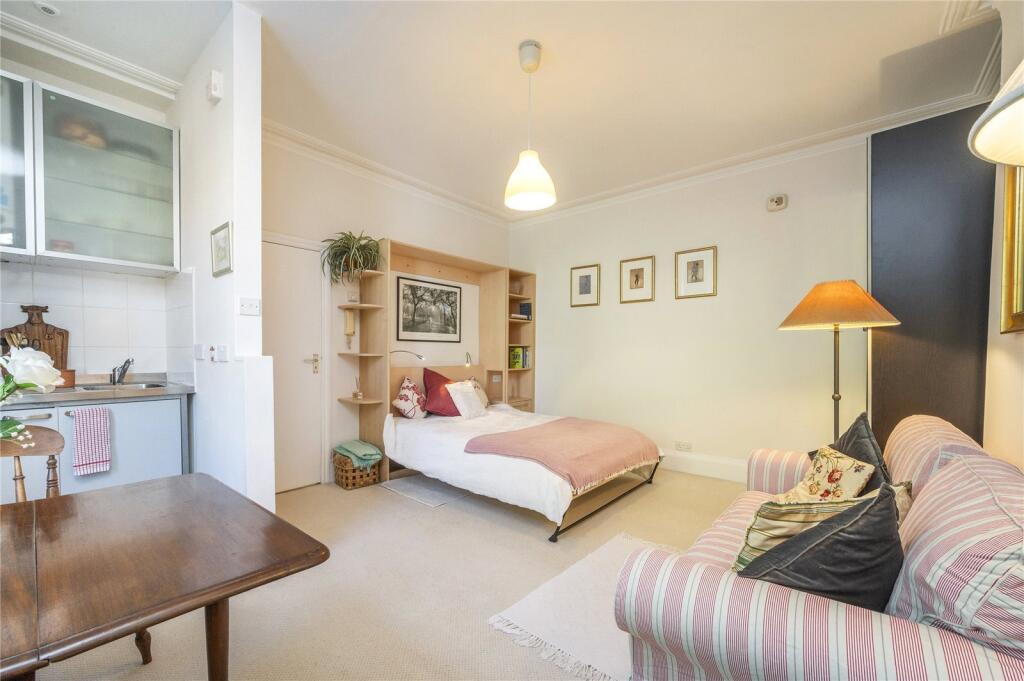 Studio flat for rent