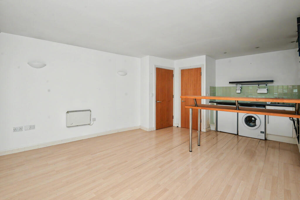 Apartment in Nottingham, Rainbow Quarter, St Ann's - View 5