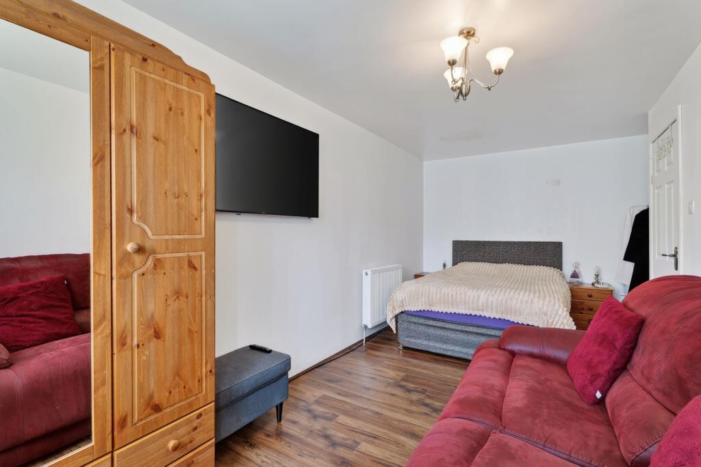 House in Motherwell, North Lanarkshire - View 4