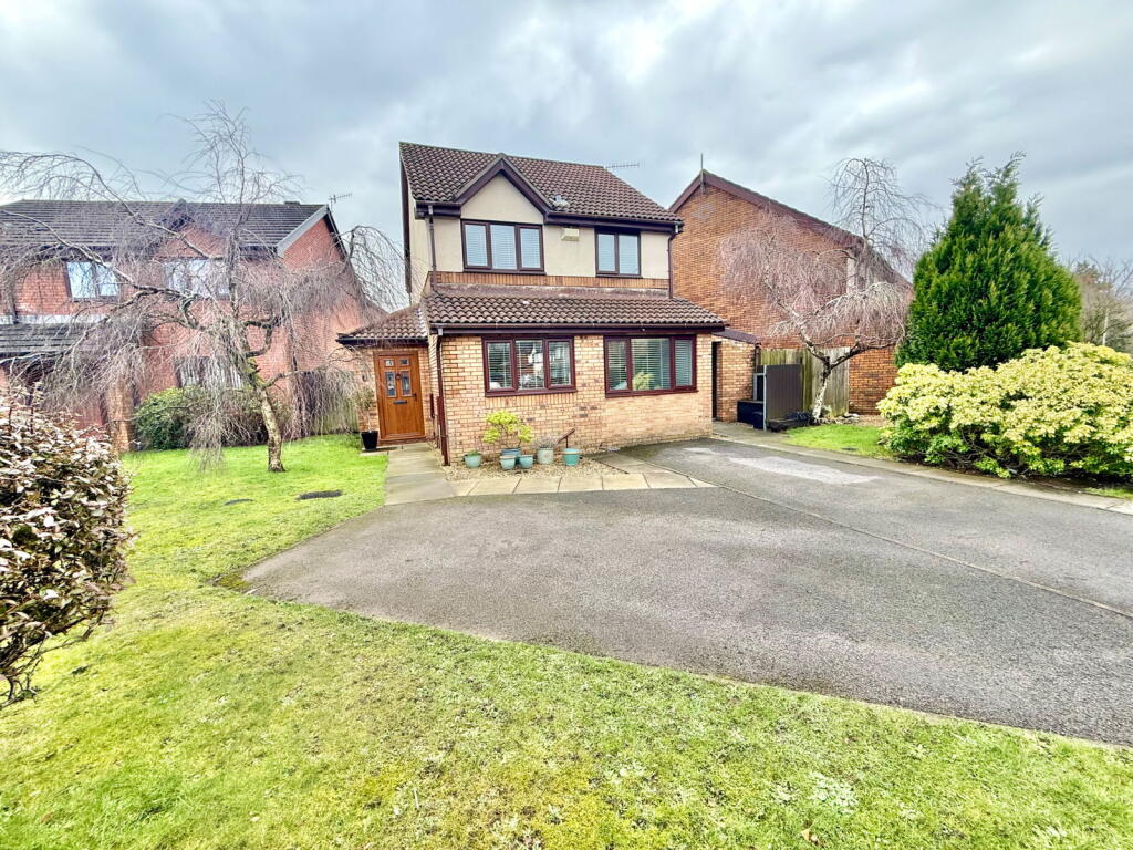 Main image of property: Heol Cambrensis, Pyle, Bridgend, CF33 6JA