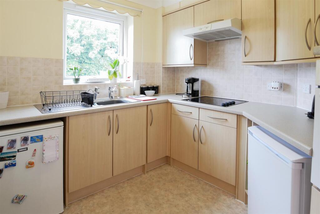 Stockbridge Road, Chichester - View 2