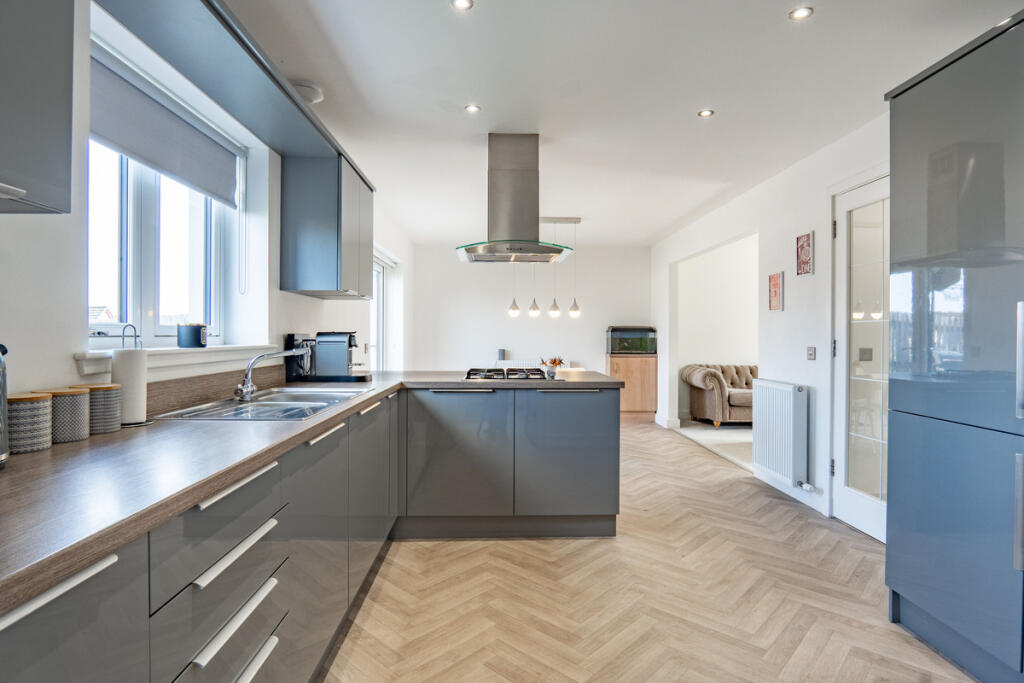 House in Aberdeen - More