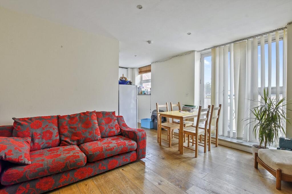 Main image of property: High Street London N8