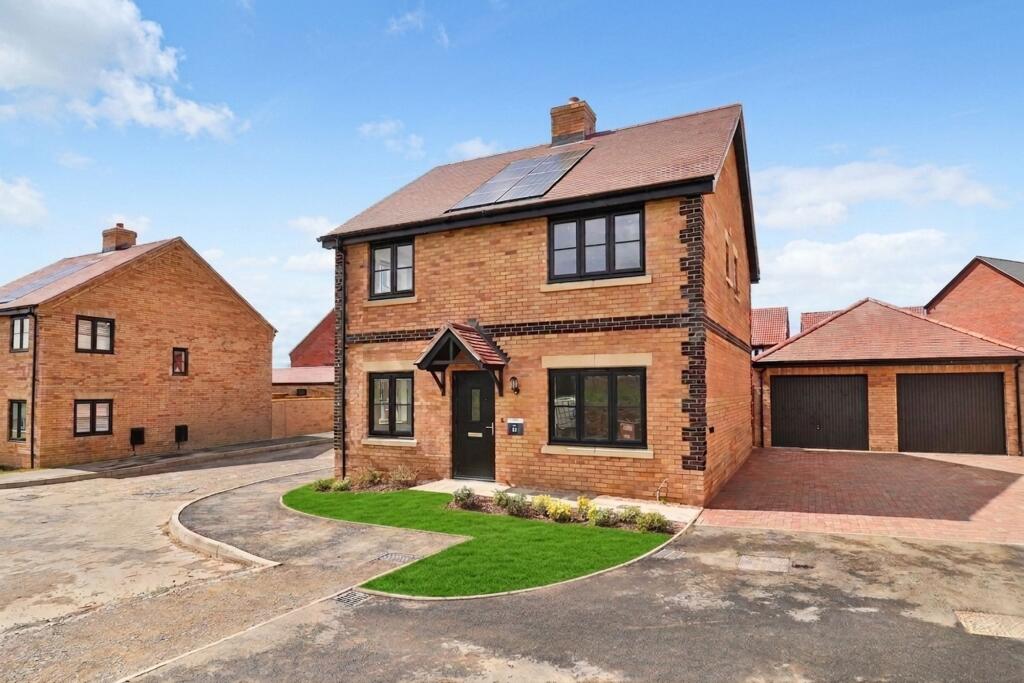 Main image of property: Rose Manor, Hadleigh, IP7