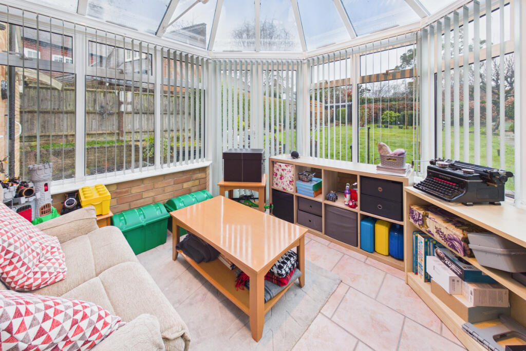House in Dacorum, Leverstock Green - More