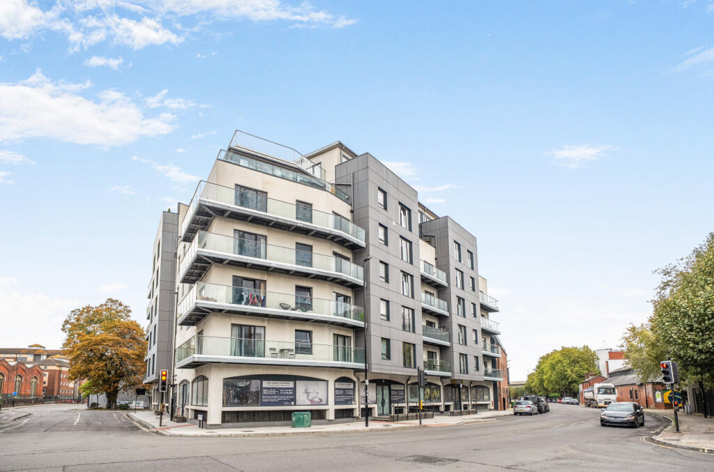 Main image of property: Royal Crescent Road, Southampton, Hampshire, SO14