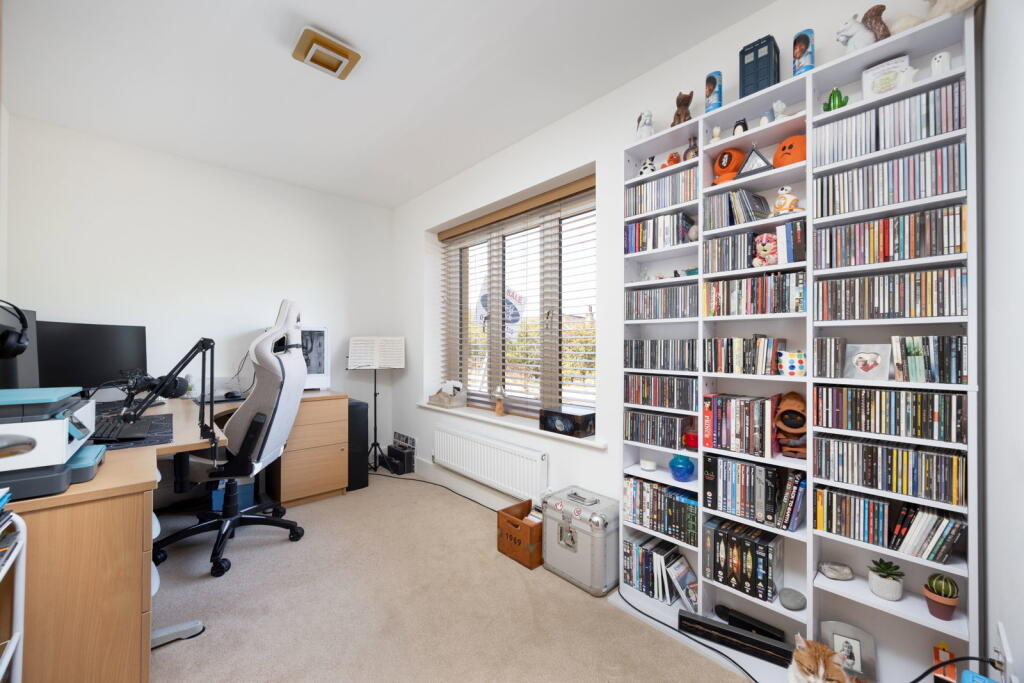 House in Swindon, Calne - More