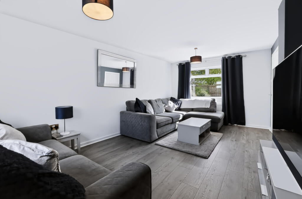 House in Kirkintilloch, Harestanes - View 2
