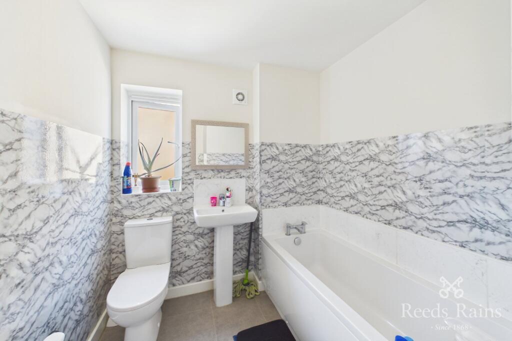 Bretton Way, Smithies, Barnsley, S71 photo 4