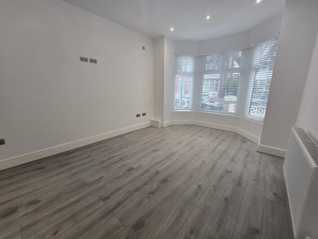 House in Manchester, Old Trafford - View 2