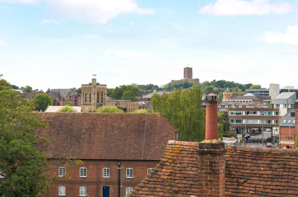 House in Guildford, Surrey - View 4