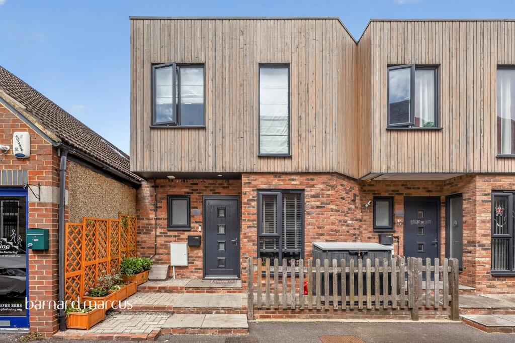 Main image of property: Addington Road, South Croydon