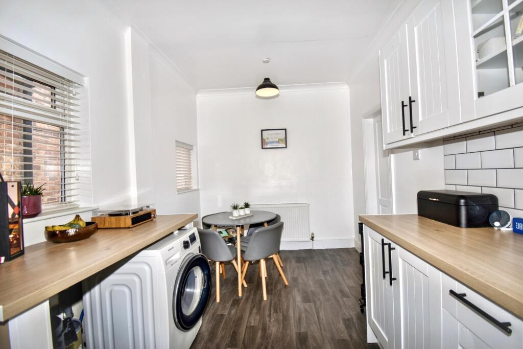 House in Wakefield - View 5
