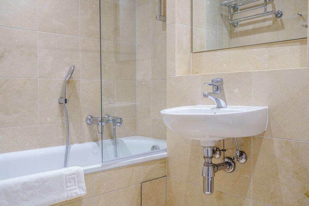Apartment in London - View 4