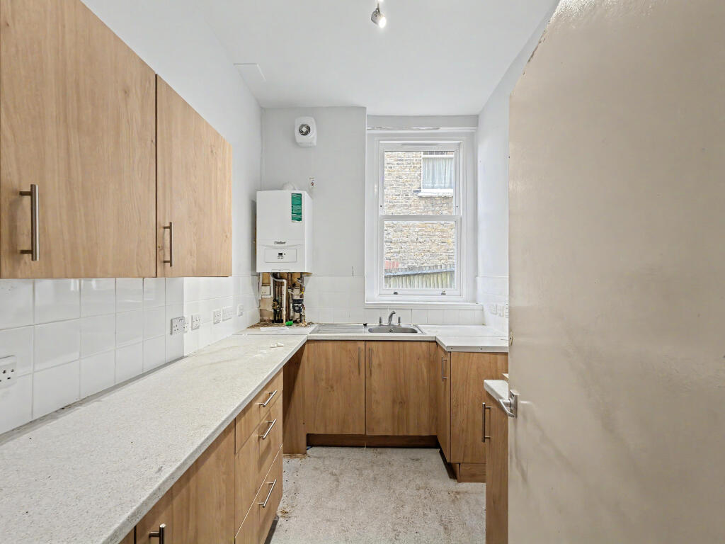 Apartment in London - View 5