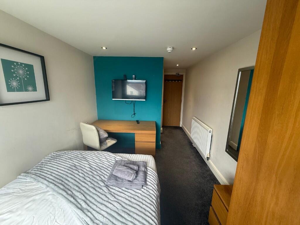 Main image of property: Lyndhurst Road, Portsmouth, Hampshire, PO2