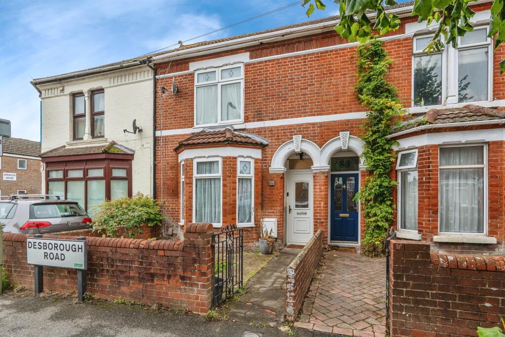 3-bed terraced on Desborough Road, Eastleigh, £300,000