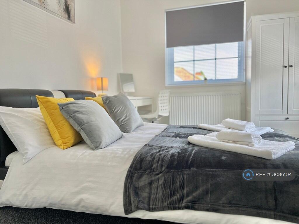 Apartment in Worcester, Bull Ring, St John's - View 5