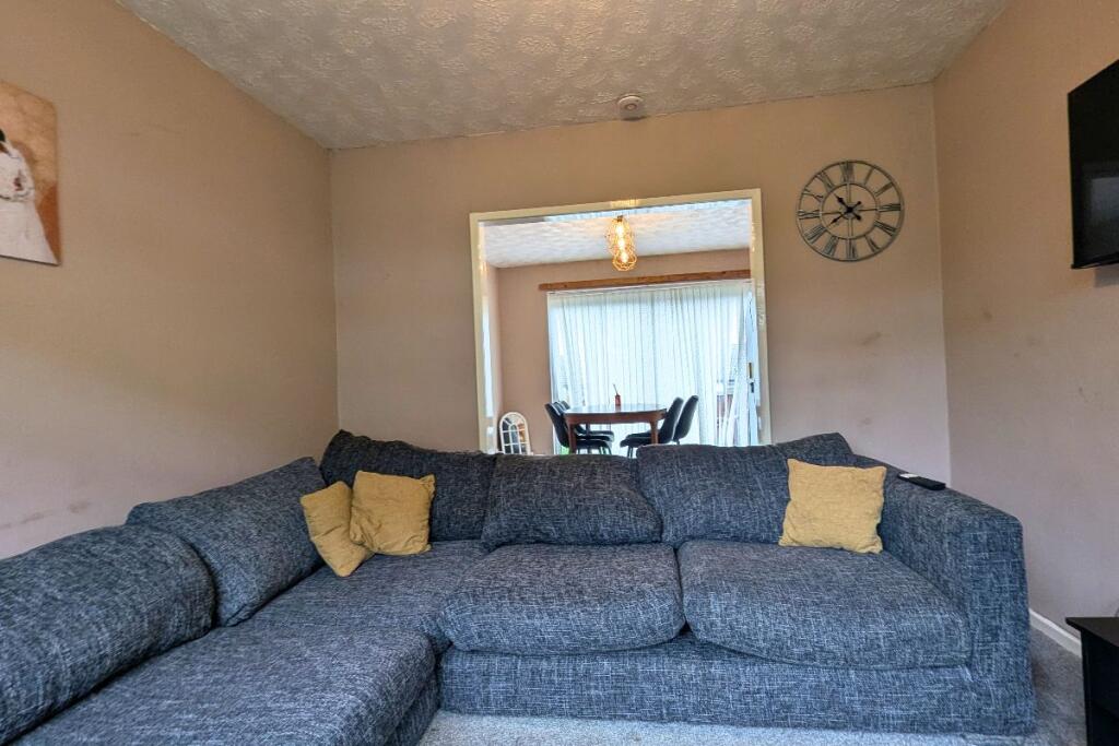 House in Leeds, West Yorkshire - More