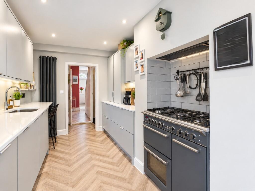 House in Worcester - View 5
