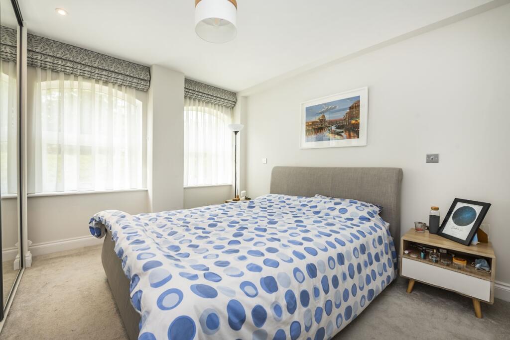 Apartment in Twickenham - View 5