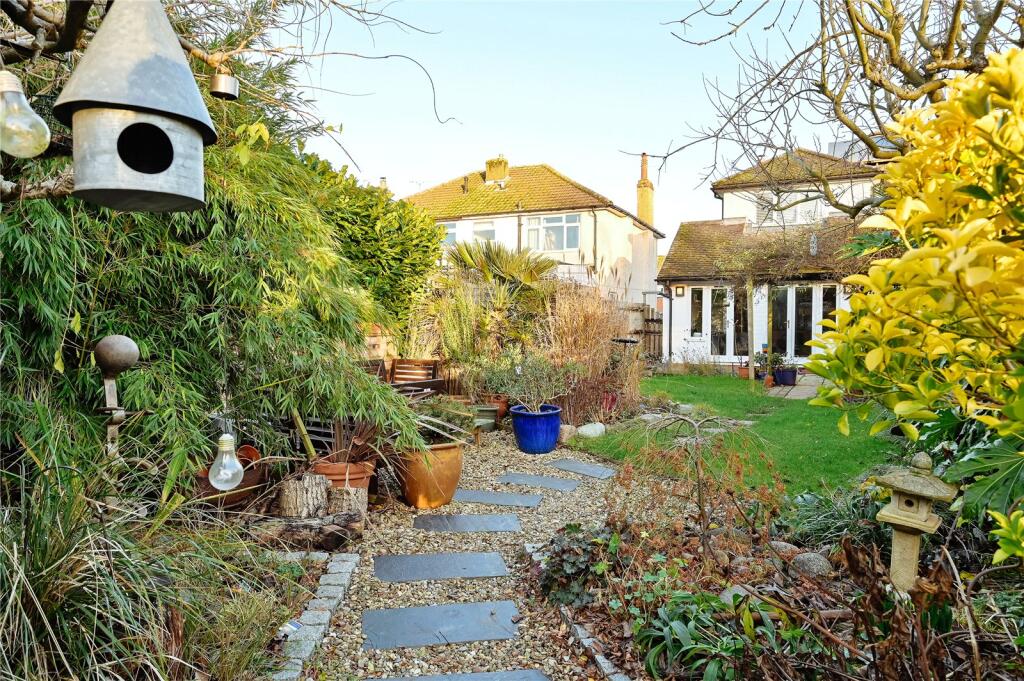 Additional image 12 of Oakwood Drive, St. Albans, Hertfordshire