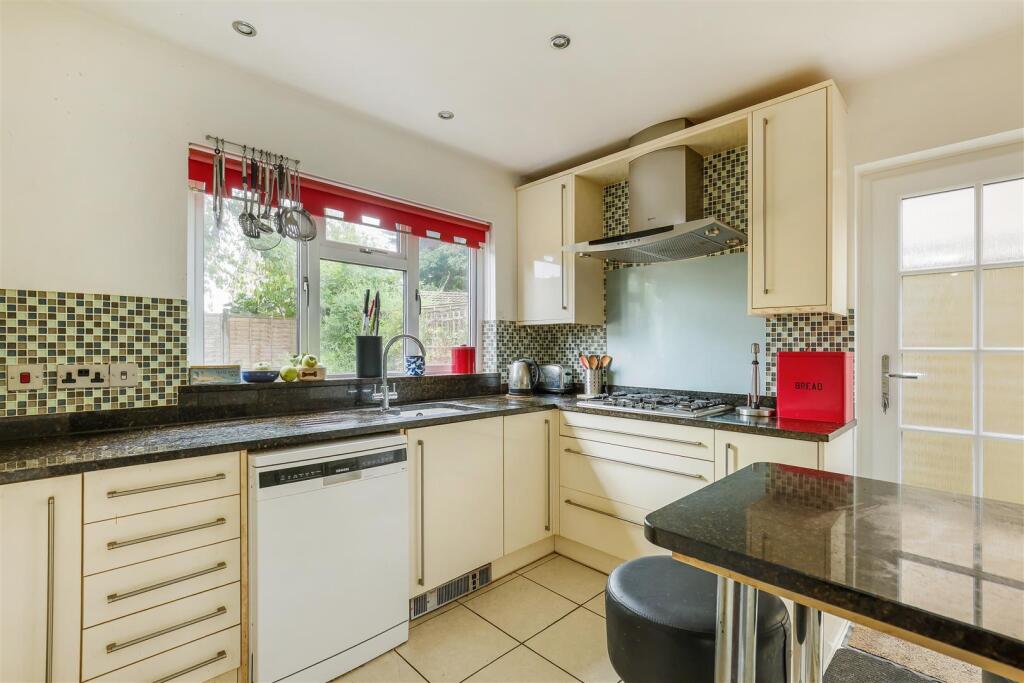 House in Gloucester - View 5