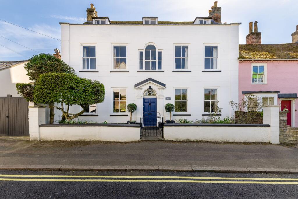 House in West Suffolk, Newmarket